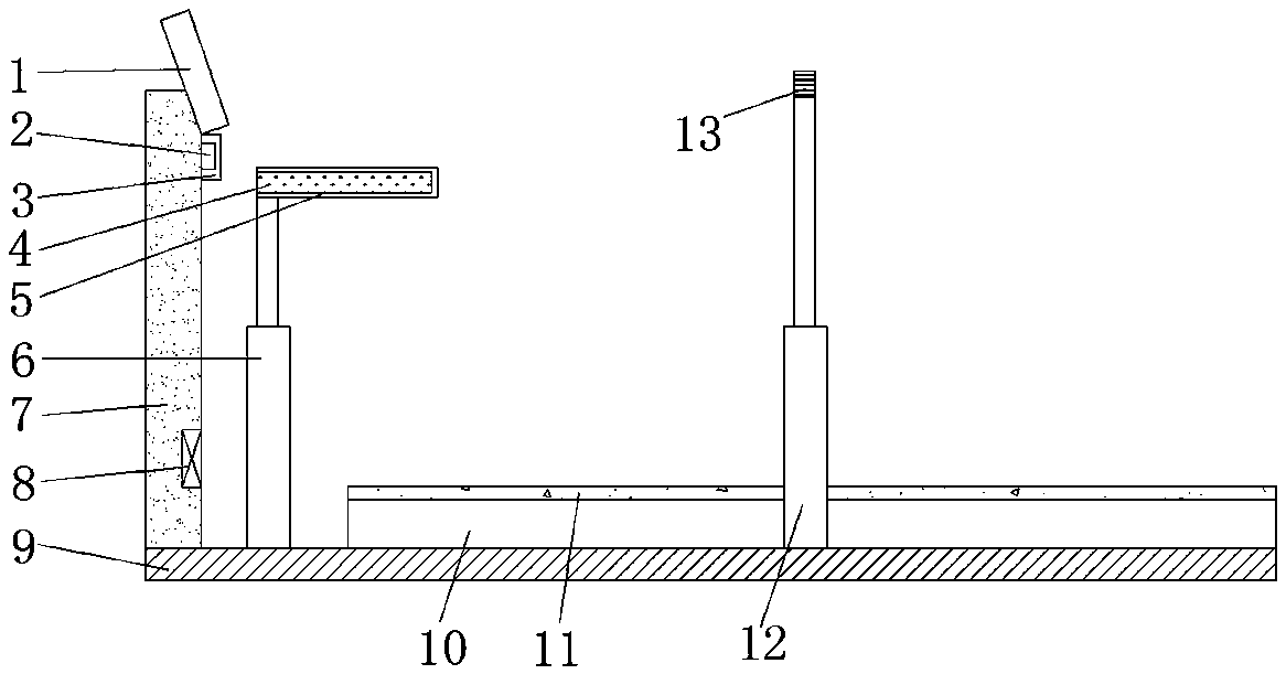 Protecting device for bodybuilding