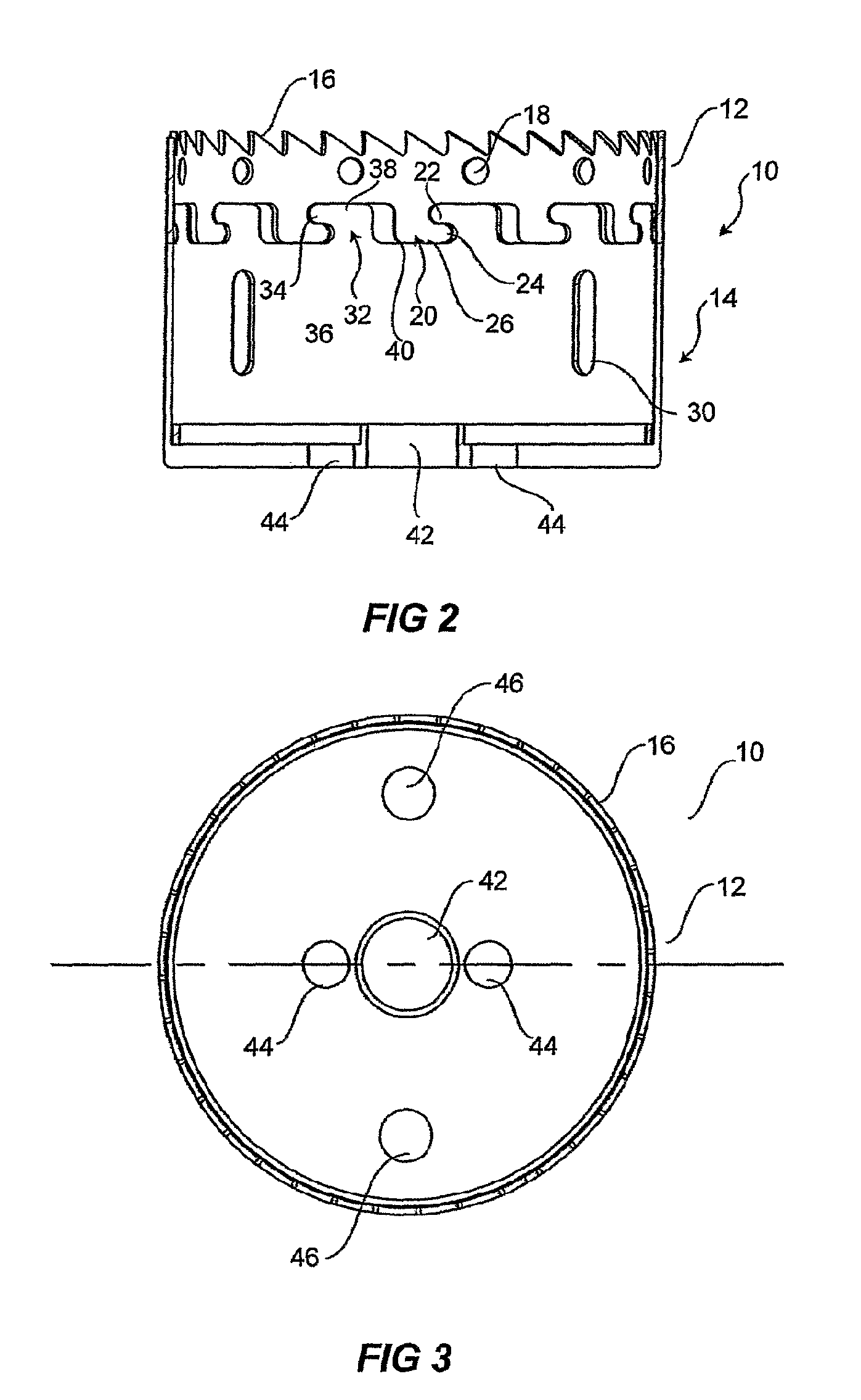 Hole saw with interchangeable cutting blades