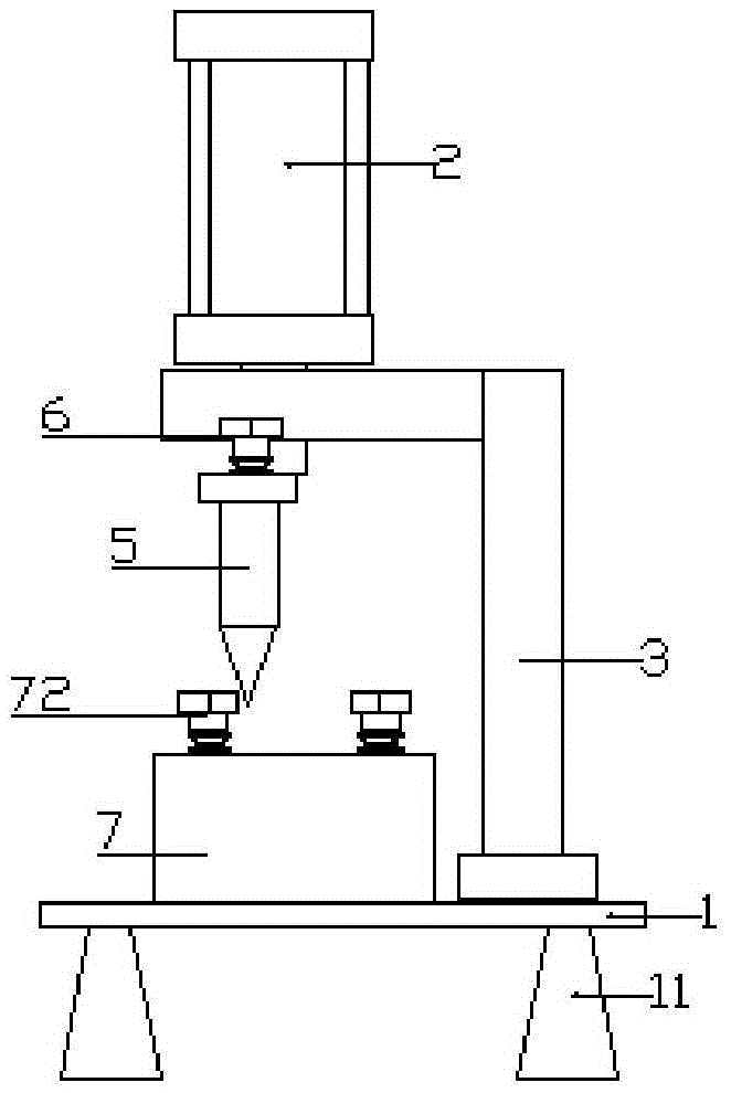 Pneumatic punching machine capable of being used for plates with different thicknesses