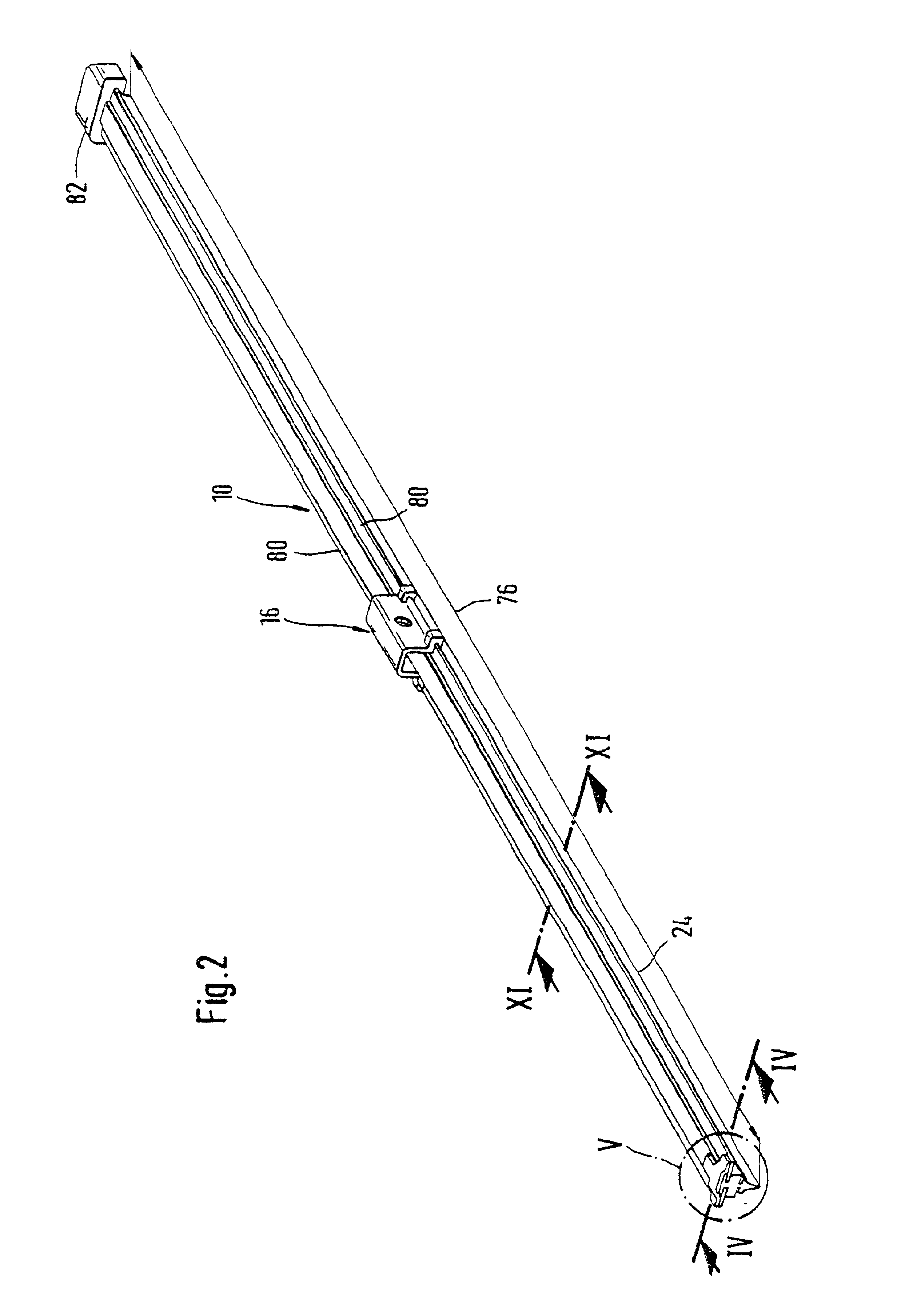 Wiper blade for cleaning vehicle panes