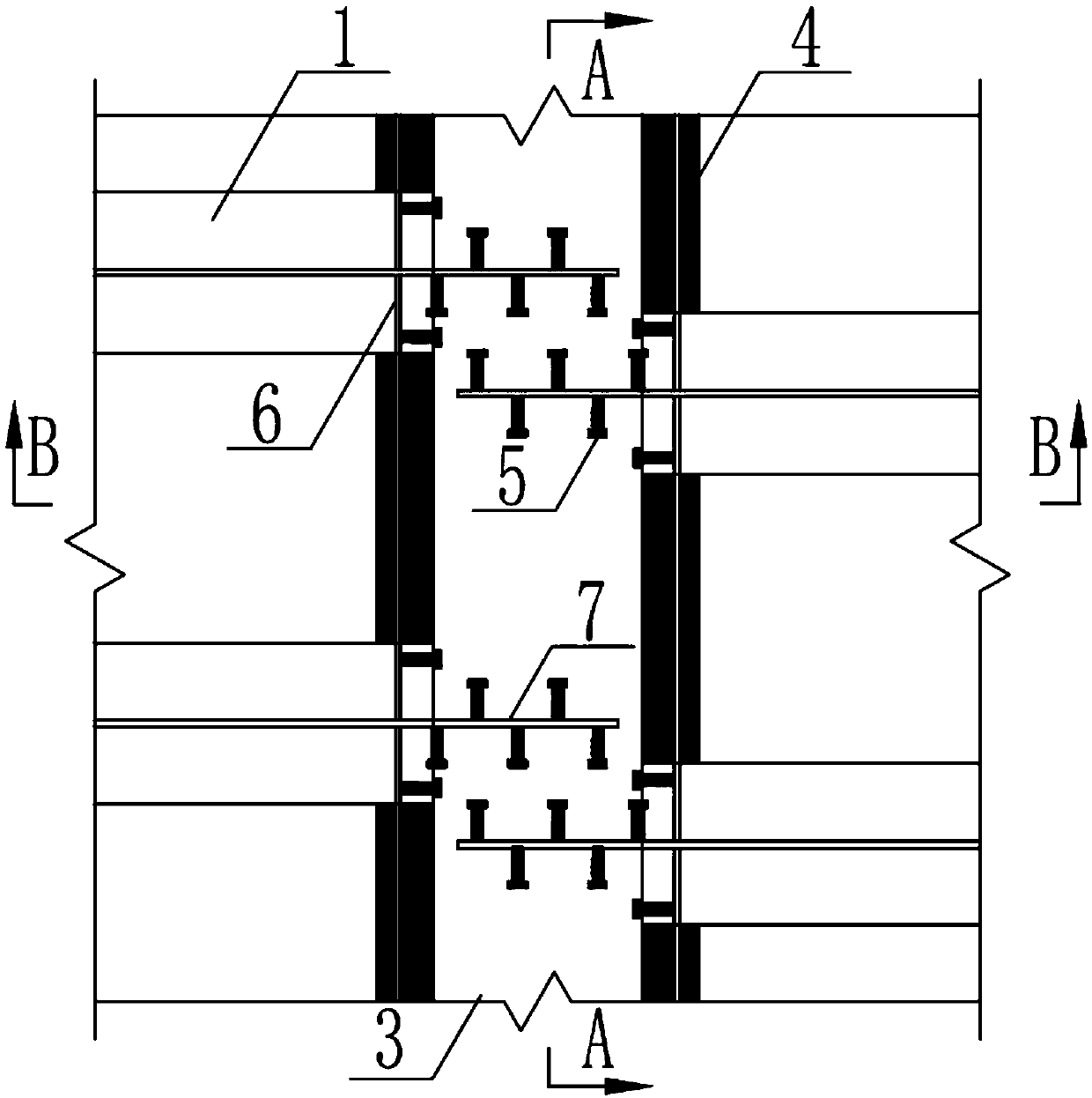 Structural steel-UHPC (Ultra High Performance Concrete) composition board longitudinal rib staggered arrangement construction and construction method thereof