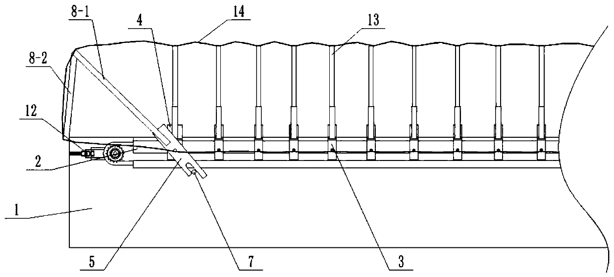 Carriage sealing device and muck vehicle