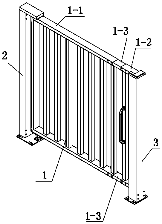 Small gate with adjustable width