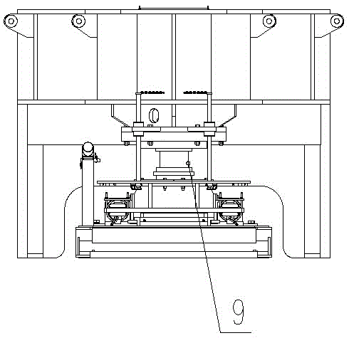 An overall step-by-step transfer device for a roller-row type omnidirectional drilling rig