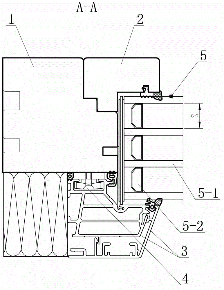 Silent heat insulating window with four layers of glass