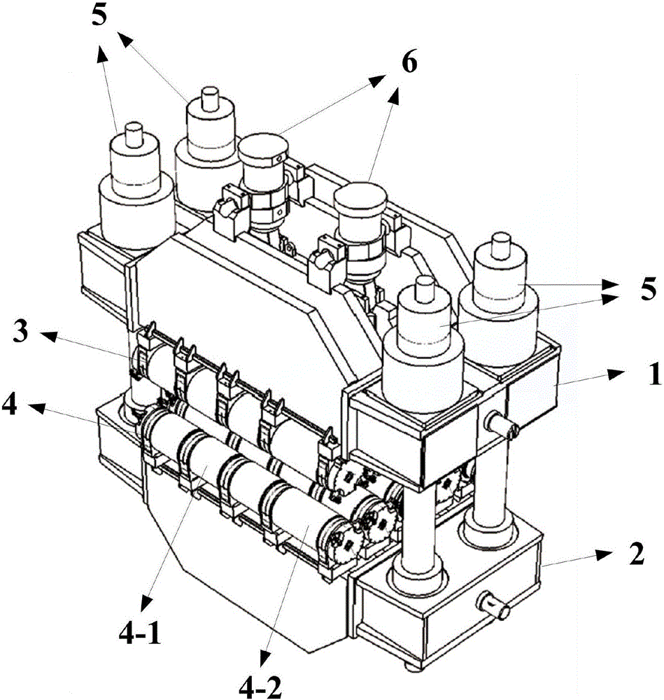 Reinforced compact fan-shaped section under heavy pressure of continuous-cast solidification tail end