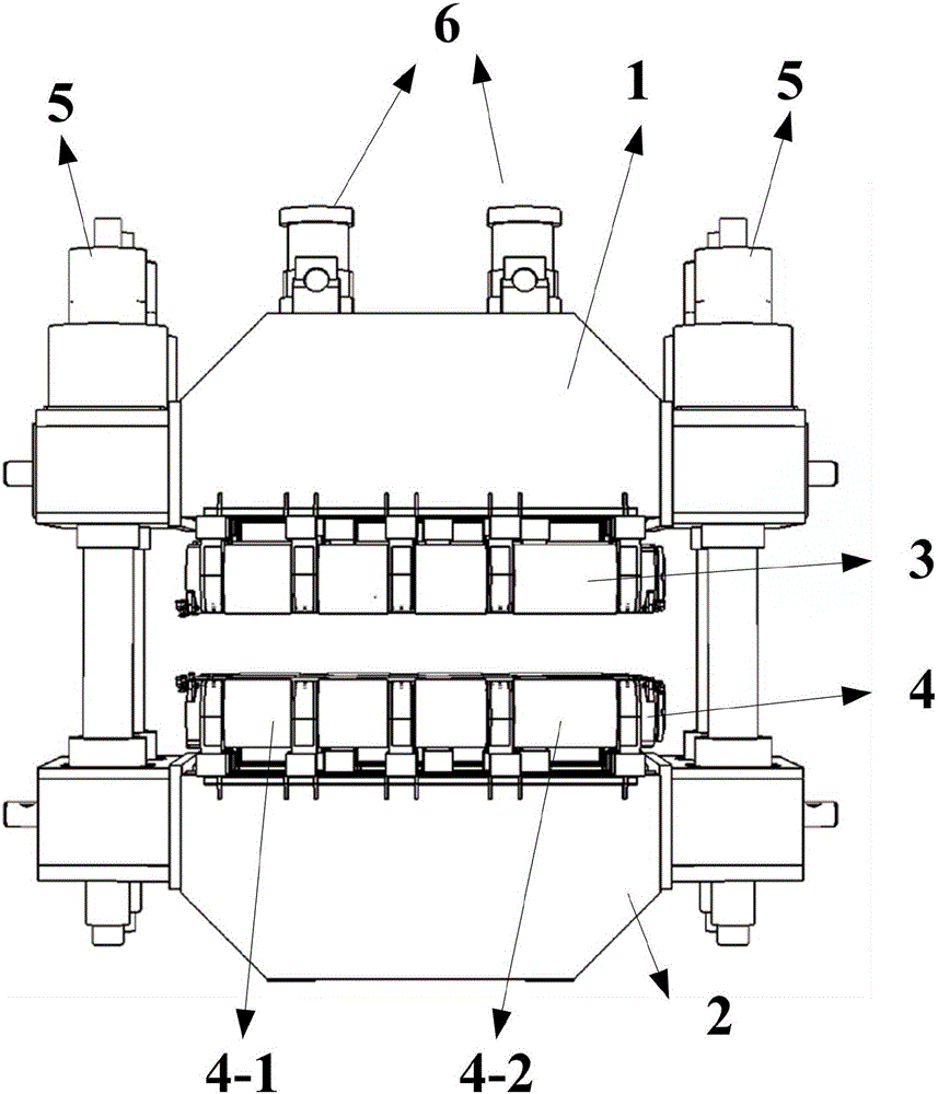 Reinforced compact fan-shaped section under heavy pressure of continuous-cast solidification tail end