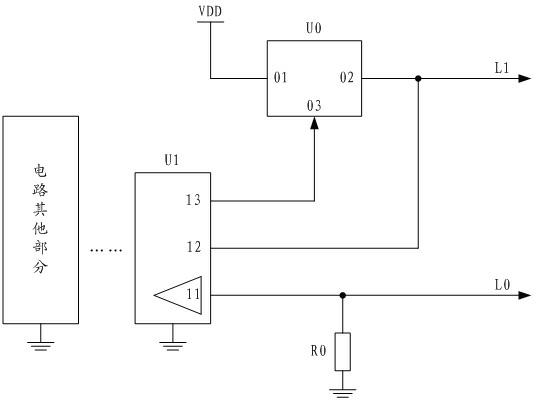 Communication circuit between active equipment and inactive equipment as well as lock