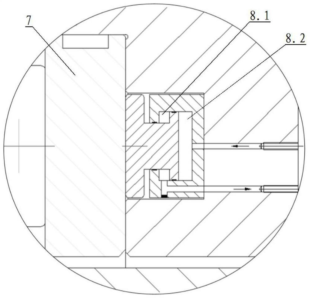 Oil cylinder constant-pressure pre-tightening device and method for main bearing of heading machine