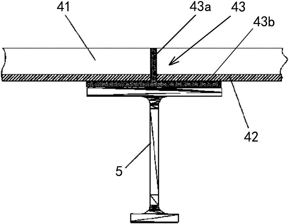 Flame-burning-through-resistant machine and flame-burning-through-resistant floor used for flame-burning-through-resistant machine