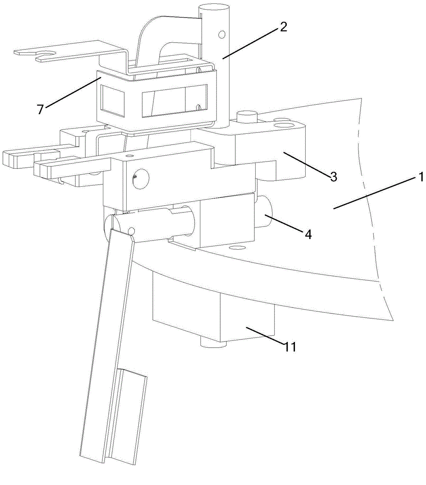 Flexible clamping claw