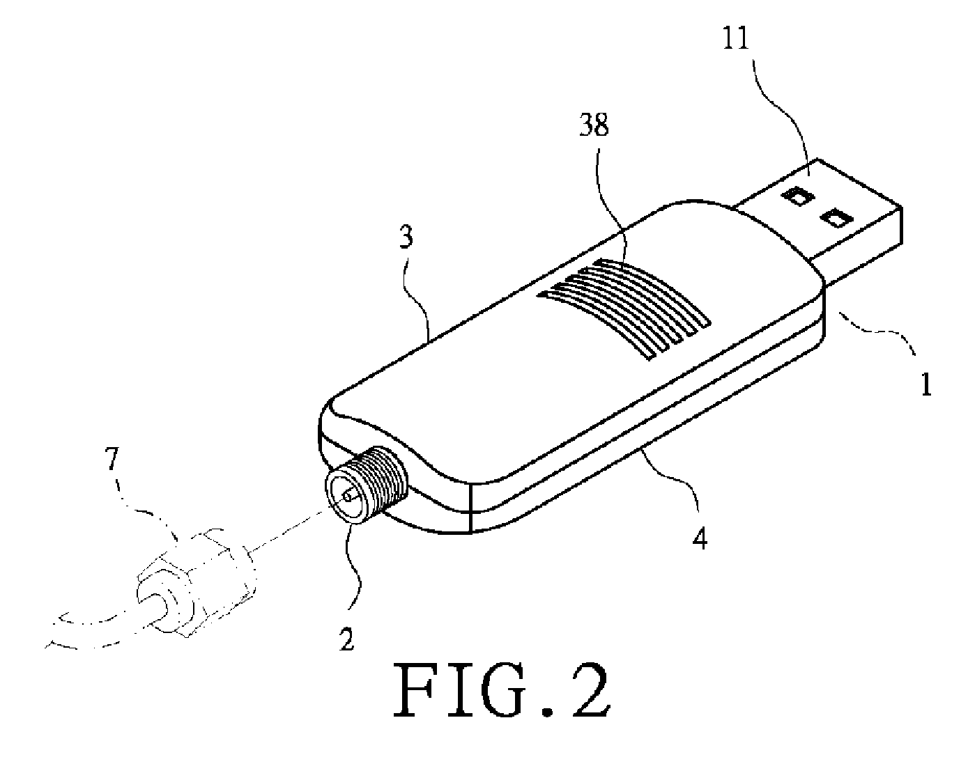 Universal serial bus (USB) network adapter connectable to external antenna