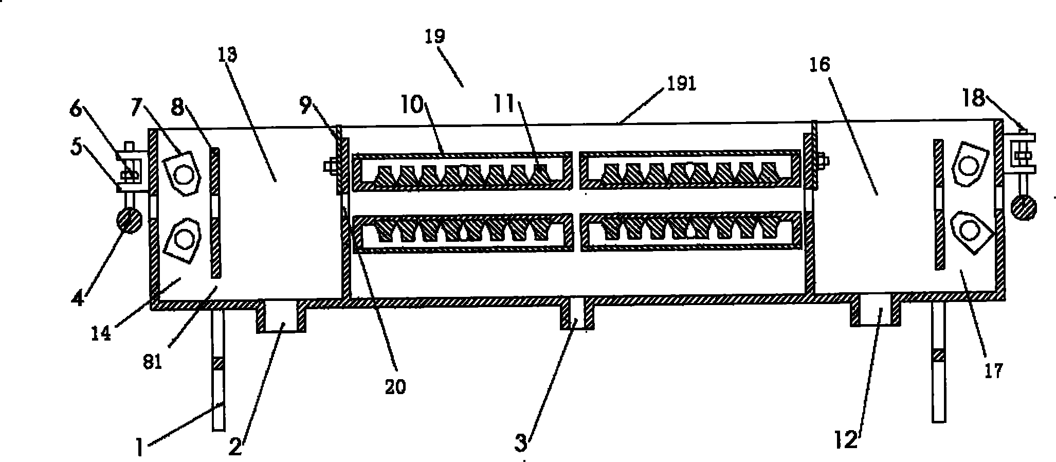 Continuous washing device washing groove for band