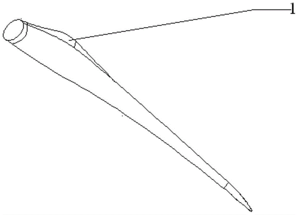 Blunt trailing edge wind turbine blade and its trailing edge facade core material fixing method