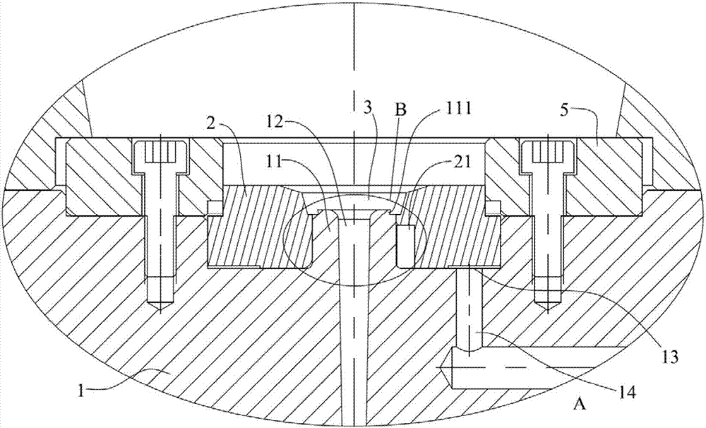 Gate removing structure of injection mold and injection mold