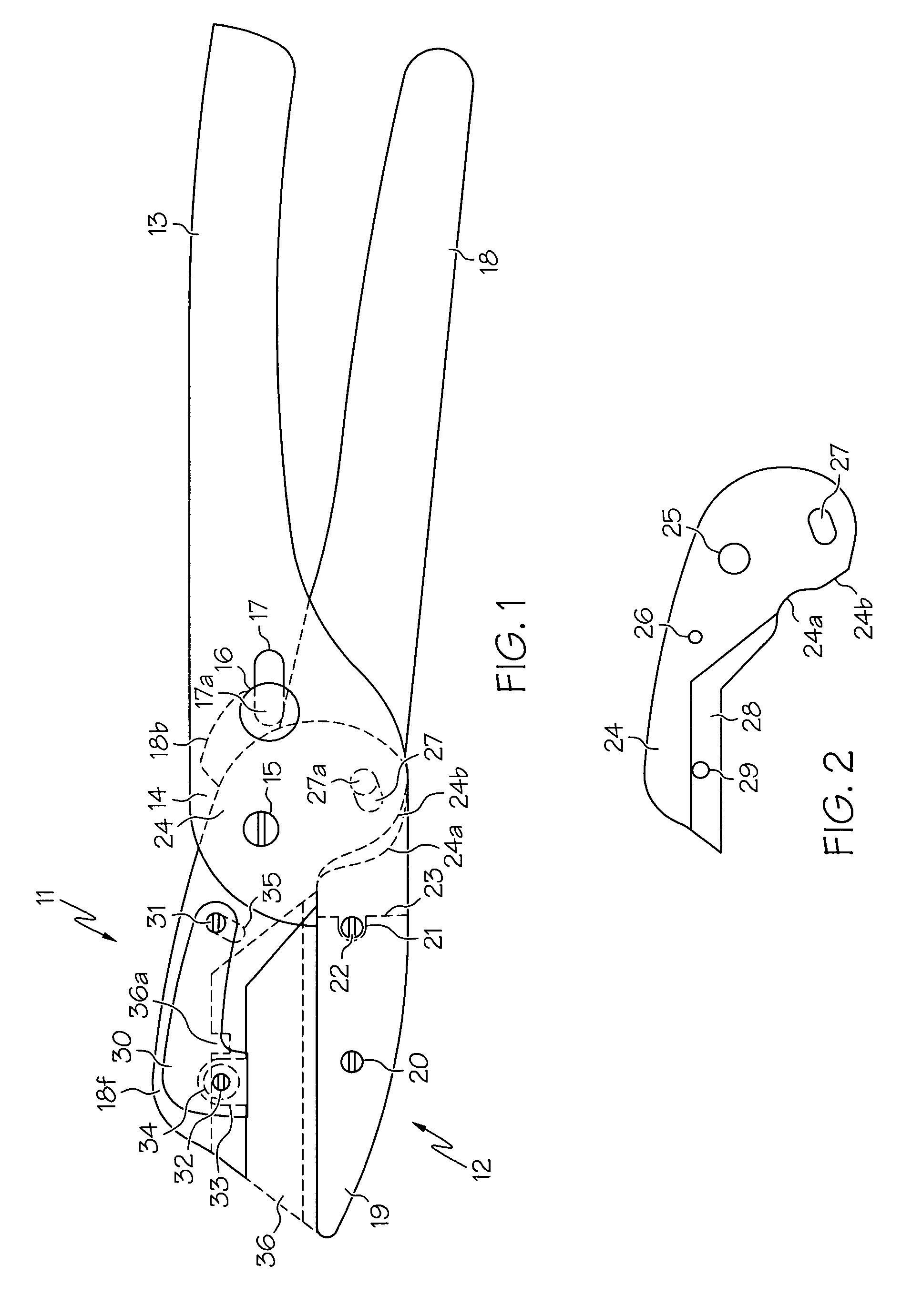 Utility cutter with a non-tool blade changer