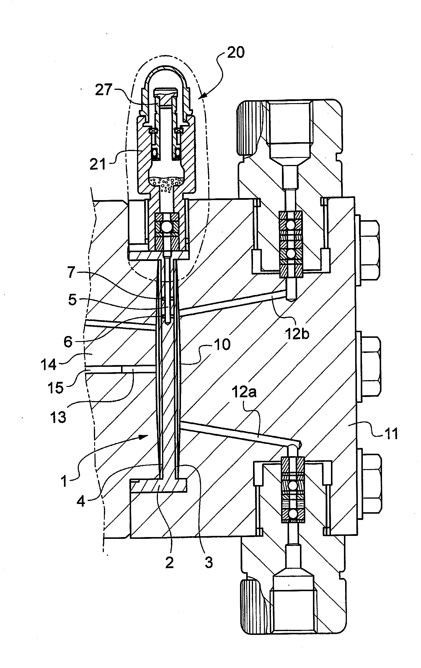 Device for detecting breakage of a diaphragm in a hydraulically-actuated pump, a method of mounting such a device on a pump, and a pump fitted with such a device