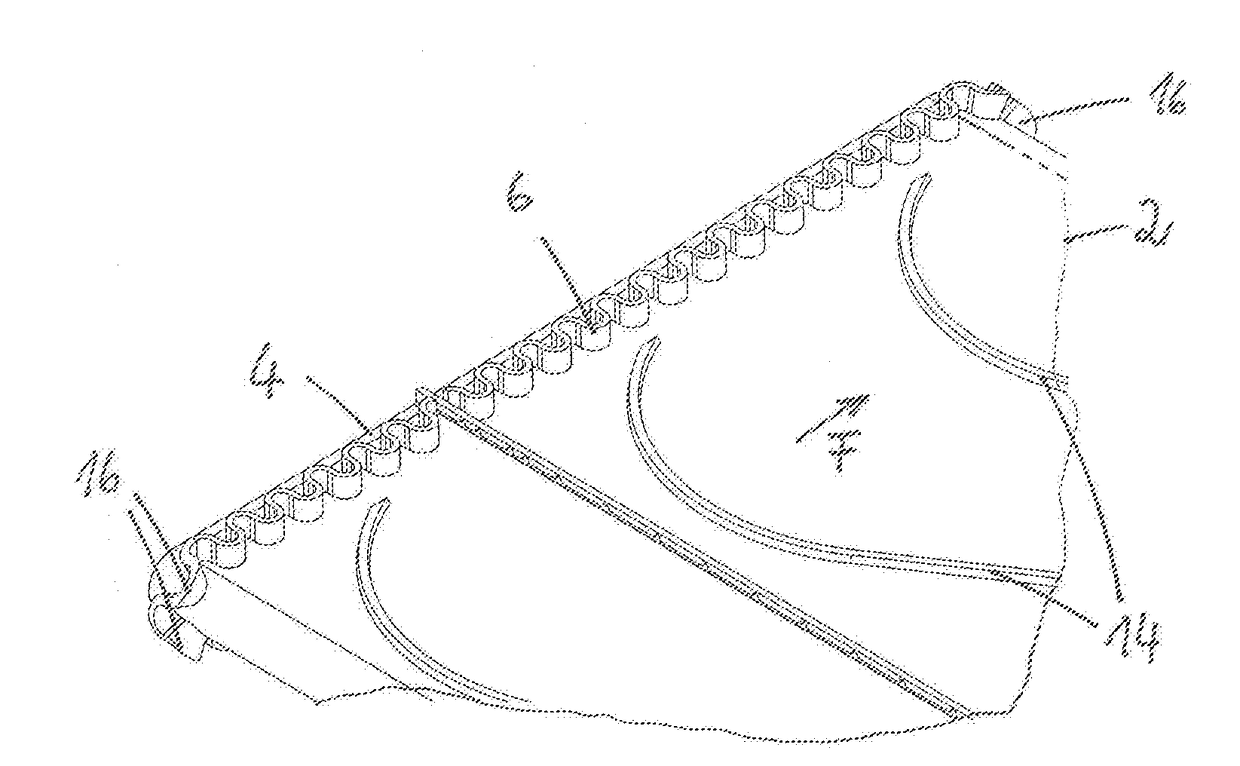 Header with Middle Belt and Additional Grain Loss Prevention Means