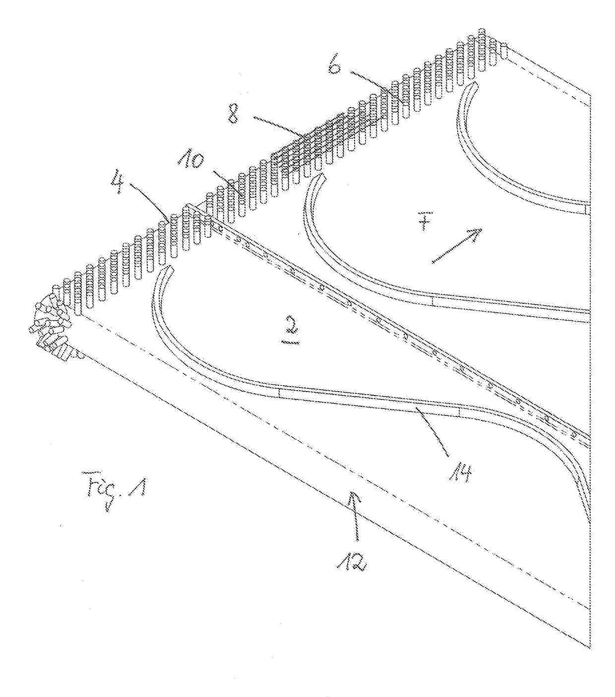 Header with Middle Belt and Additional Grain Loss Prevention Means