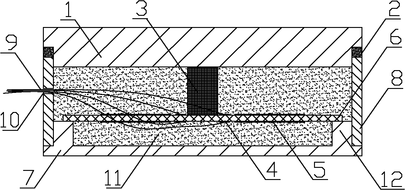 Strain beam type soil pressure sensor