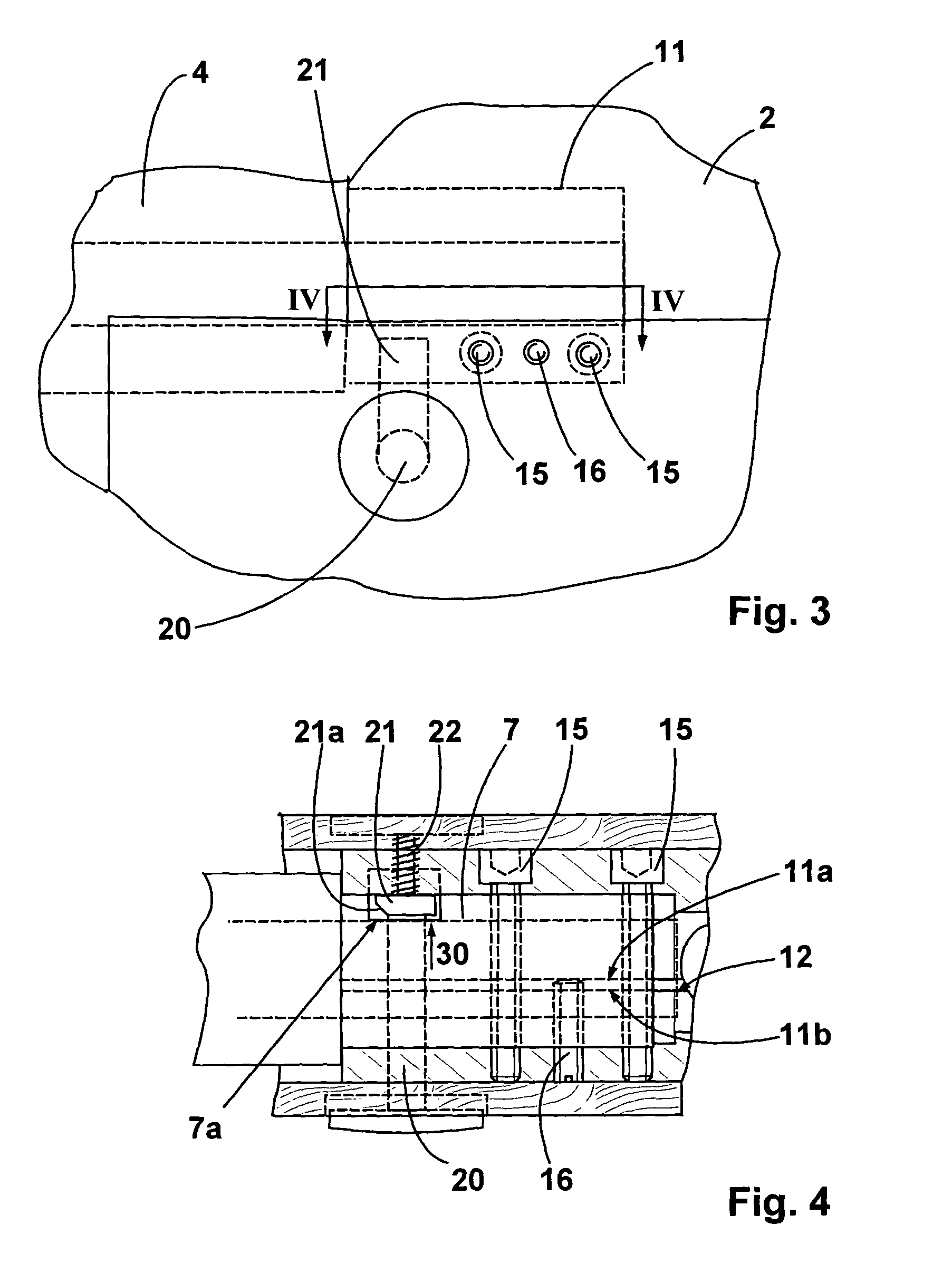 Rifle comprising a stock and a housing with a housing sheath