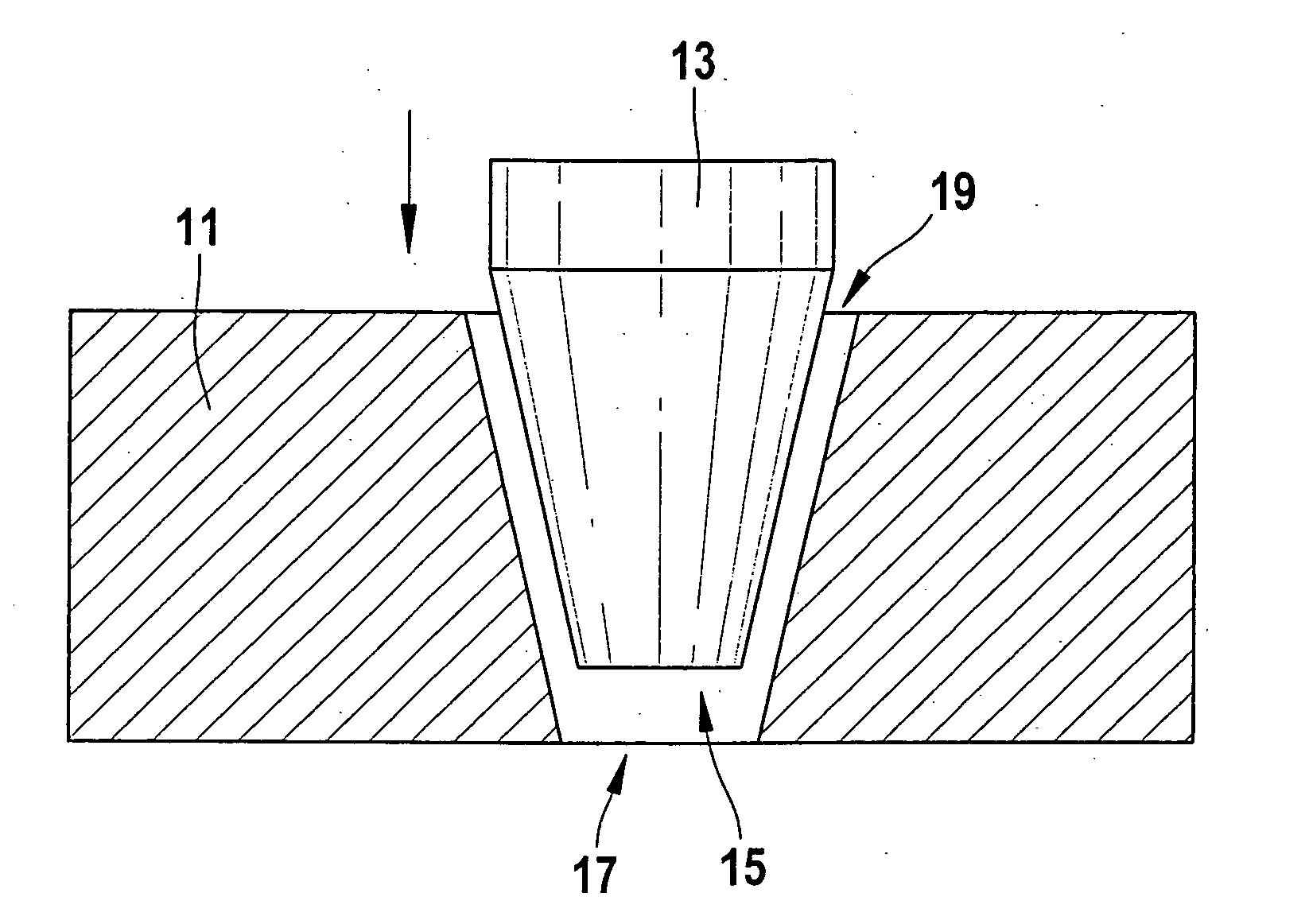 Method and device for removing metallic material of a workpiece