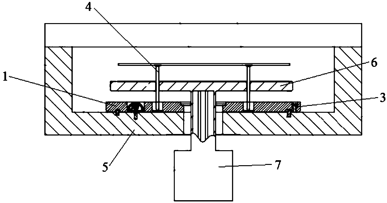 Leveling device and reaction chamber