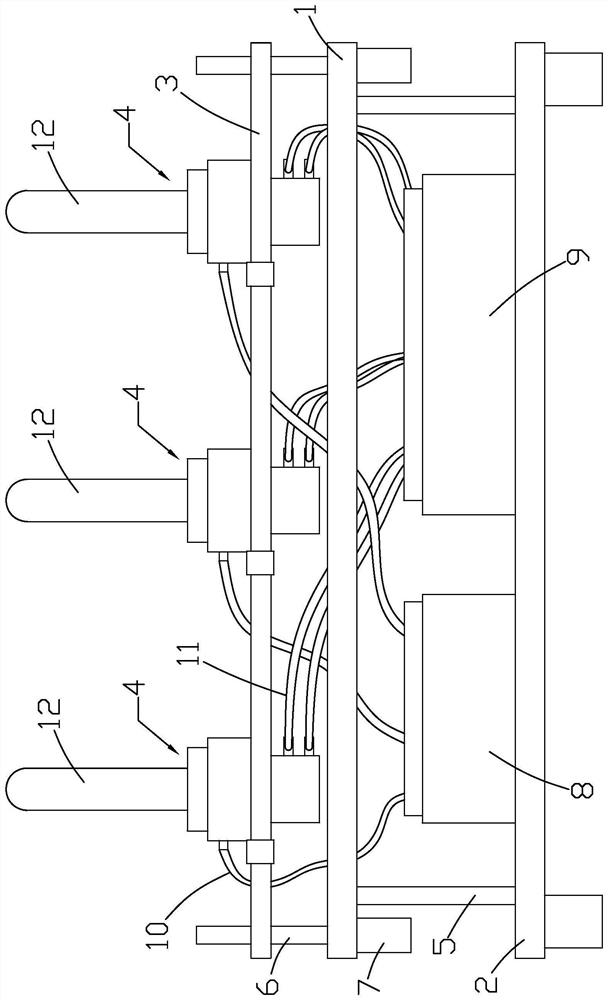 Leak detection device for non-excavation construction arc pipeline