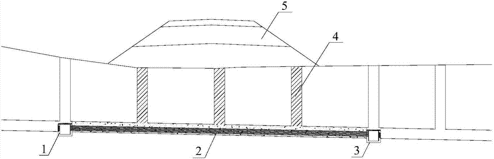 High speed railway foundation reinforced structure with undamaged karez function and construction method