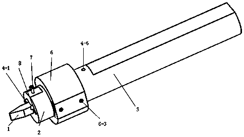 Cooling and vibration reduction tool bar applied to machining for large-pitch screw rod