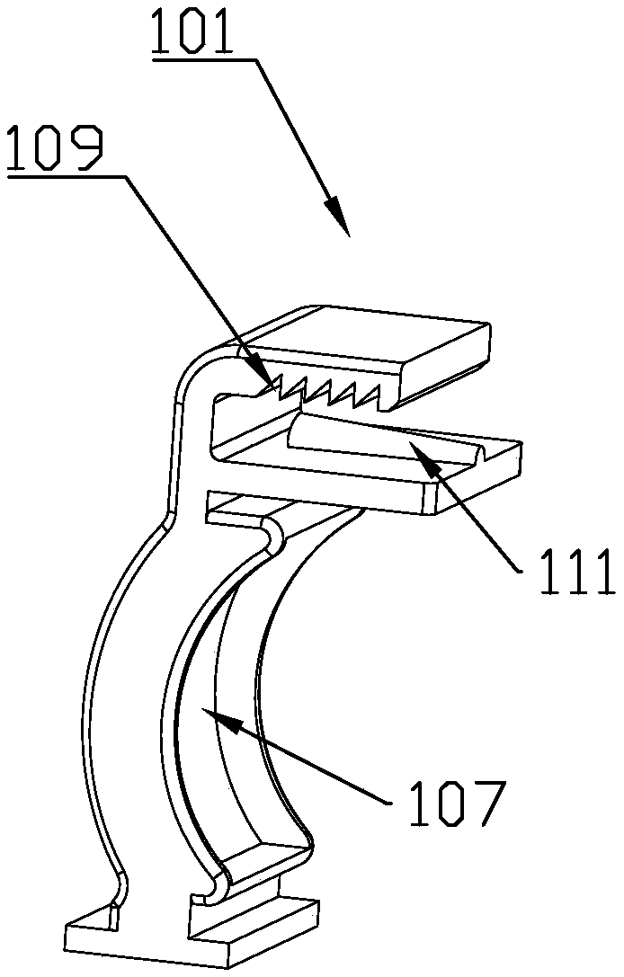 A punching device suitable for livestock management and a use method thereof