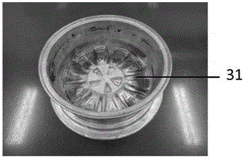 Forming device and method for preparing high-structural strength aluminum alloy hub