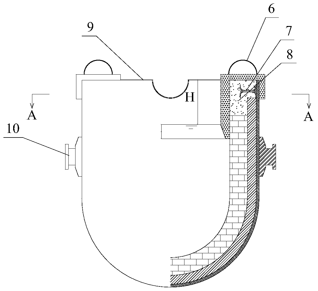 Sticky slag separator for molten iron tank and preparation method