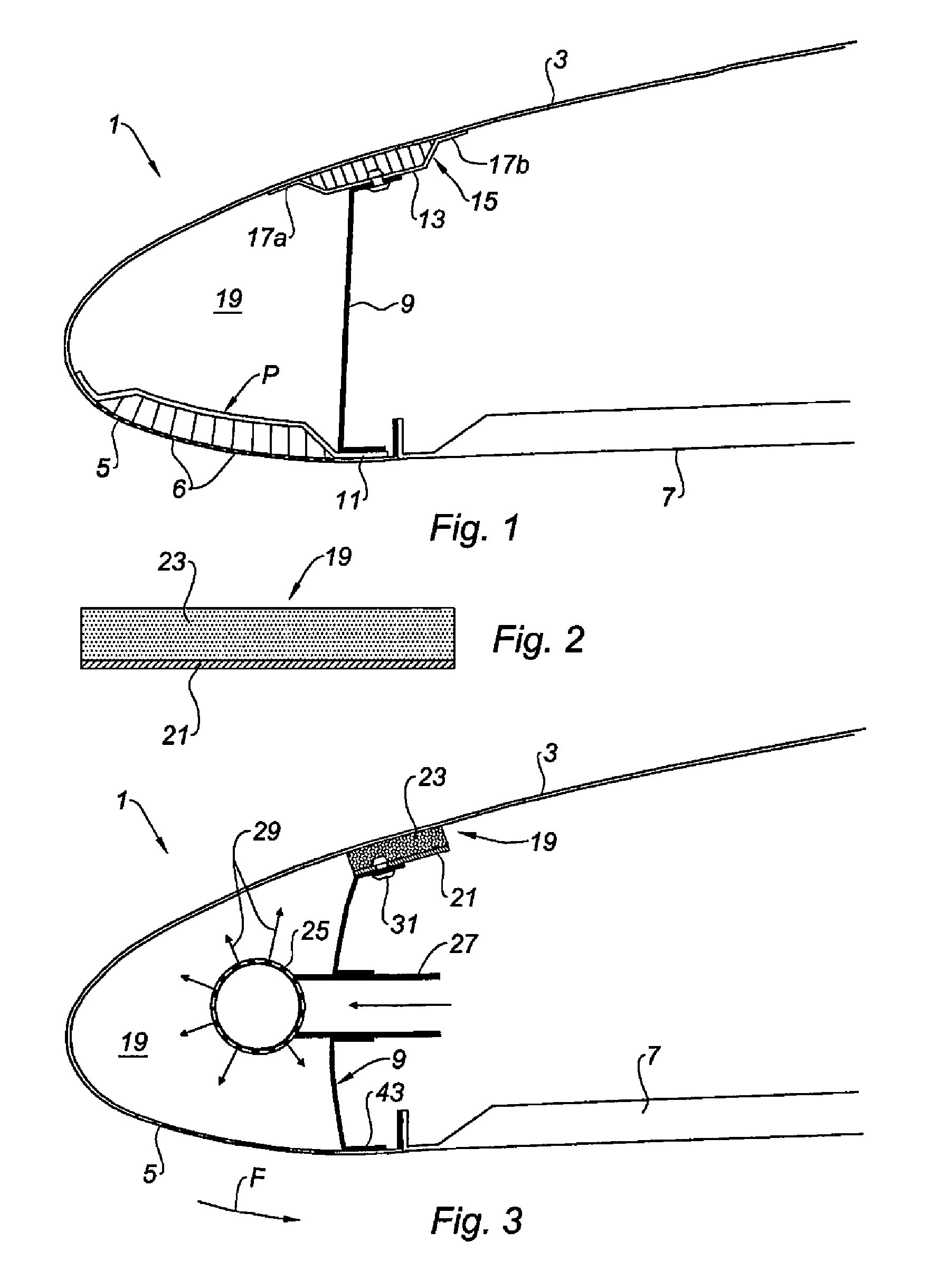 Assembly of components connected by a device that maintains the integrity of the surface of one of the components