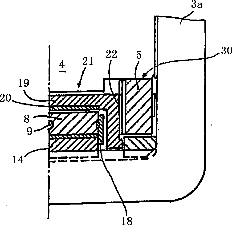 Roll changing device with wedge adjusting device