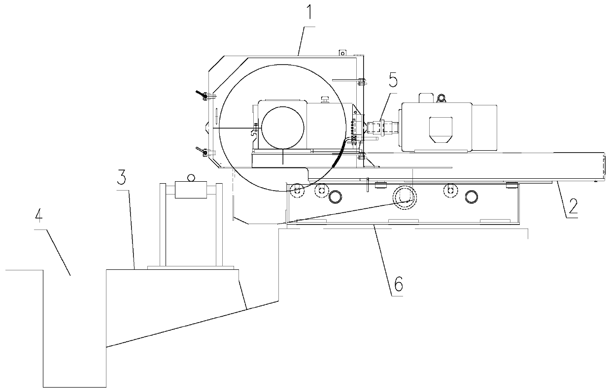 Adjustable dust flushing device for stainless steel saw-cutting and hot-rolling