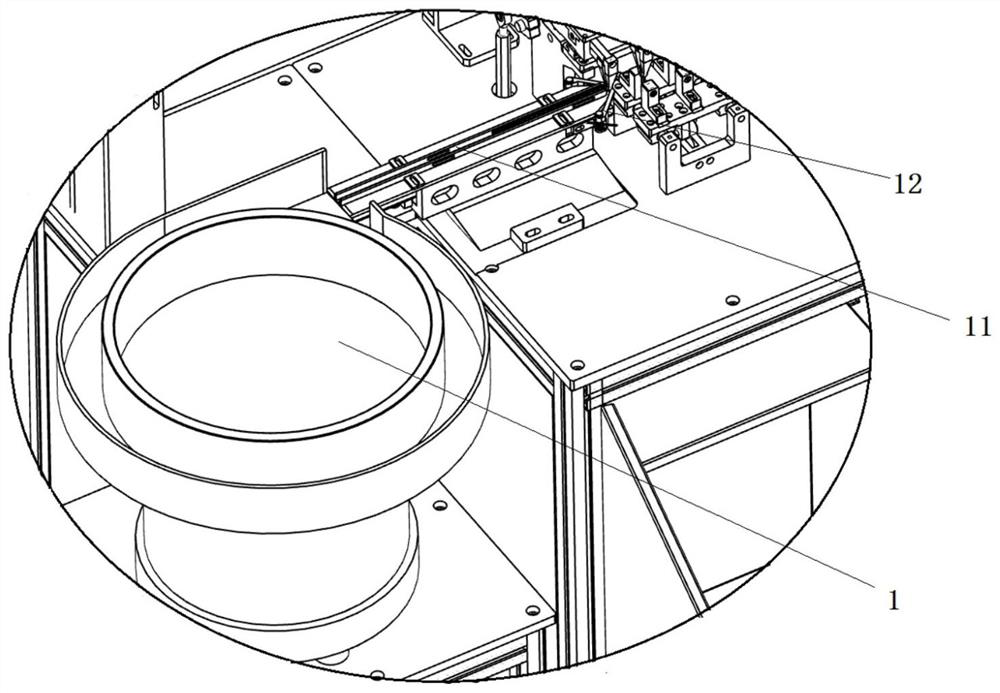 Full-automatic loading chip mounter for metal carrier inductor