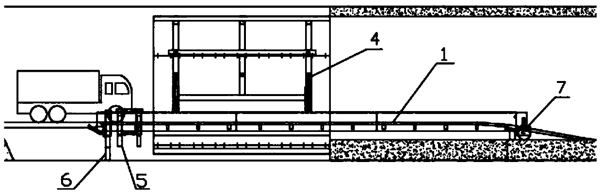 Trestle type top opening full cross-section synchronous construction equipment and construction method thereof