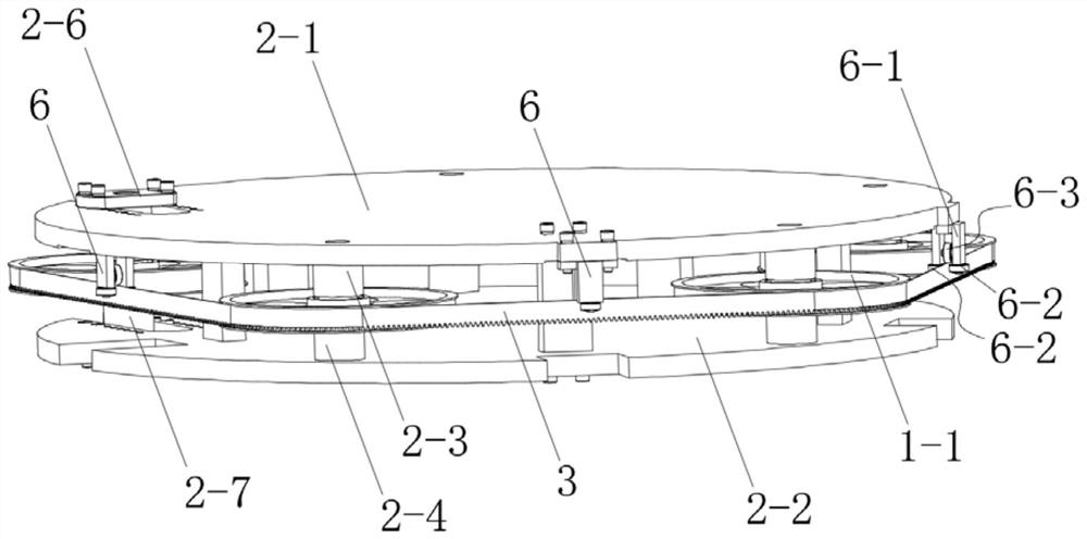 A multi-shaft synchronous transmission device for non-parallel shaft transmission