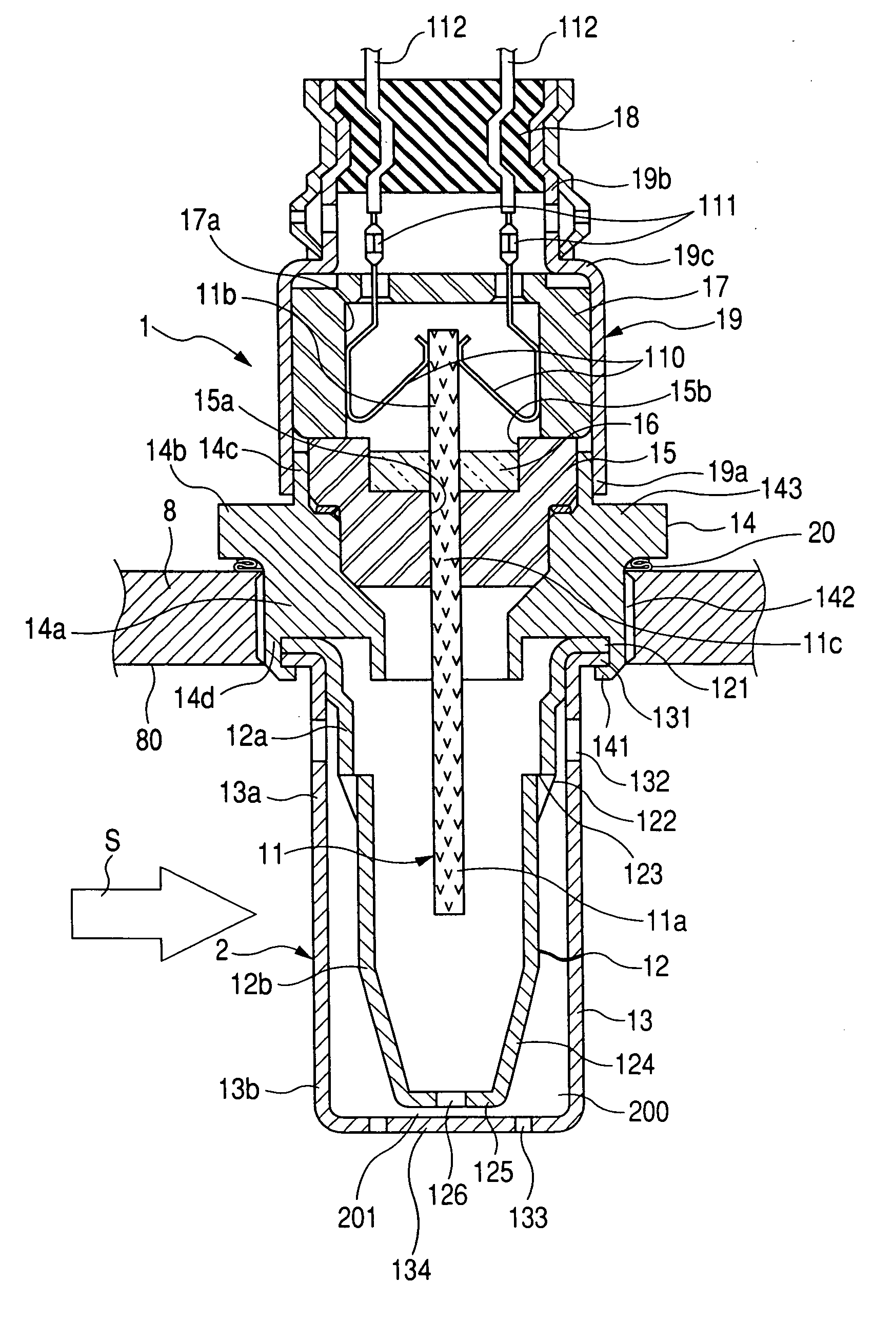 Gas sensor with increased water-incursion resistance and method of operating gas sensor