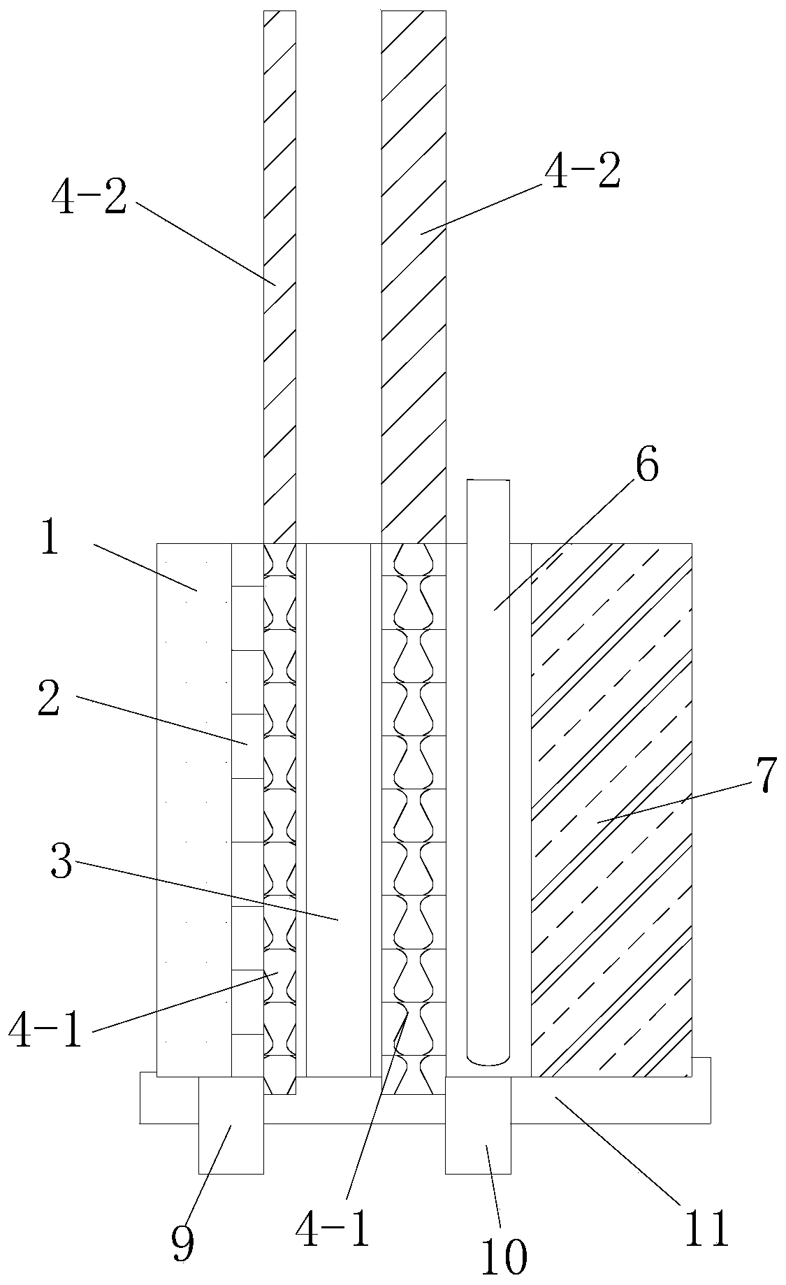 Solar photovoltaic photo-thermal comprehensive utilization device and ventilation heating system thereof