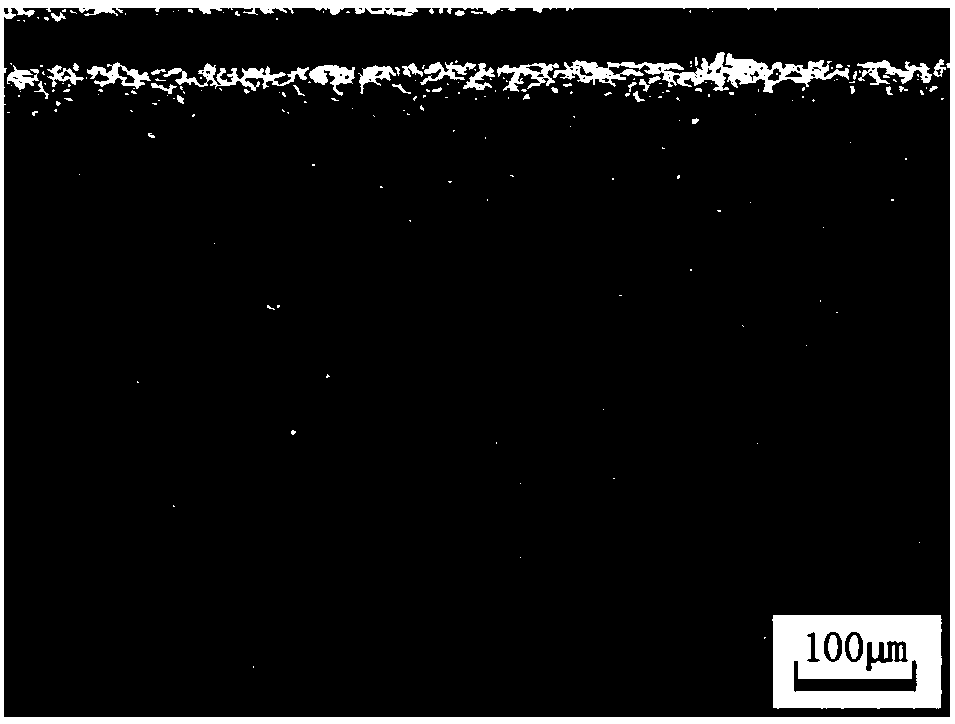 A method for manufacturing a hot-rolled high-carbon steel strip with a single-sided decarburization layer ratio of less than 0.7%