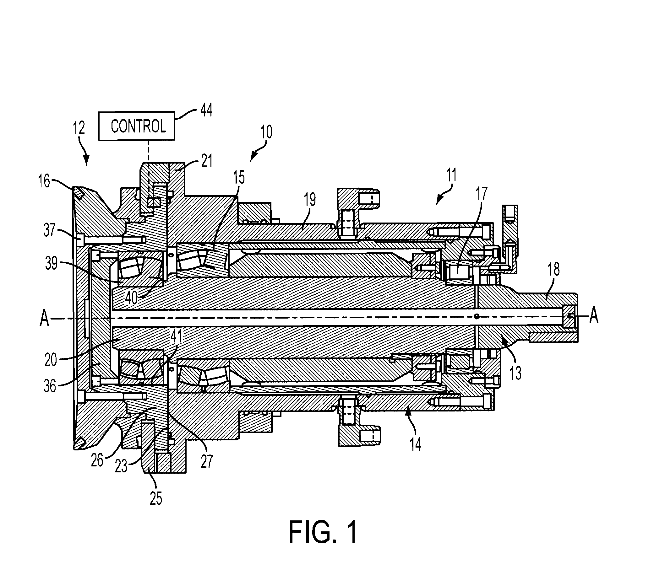 Mining machine with driven disc cutters