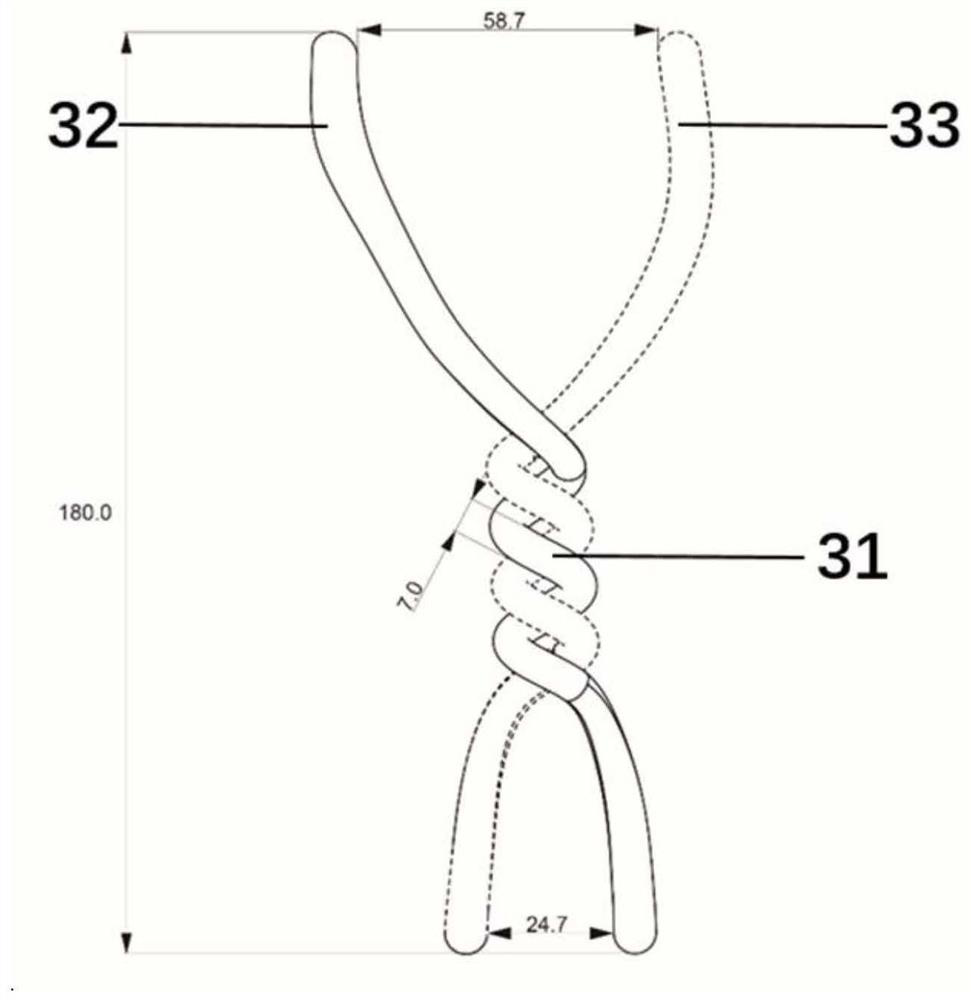 Shoe sole with anti-torsion balance structure