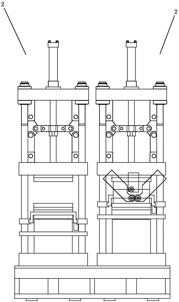 Three-color injecting molding device with adjustable middle injecting nozzle