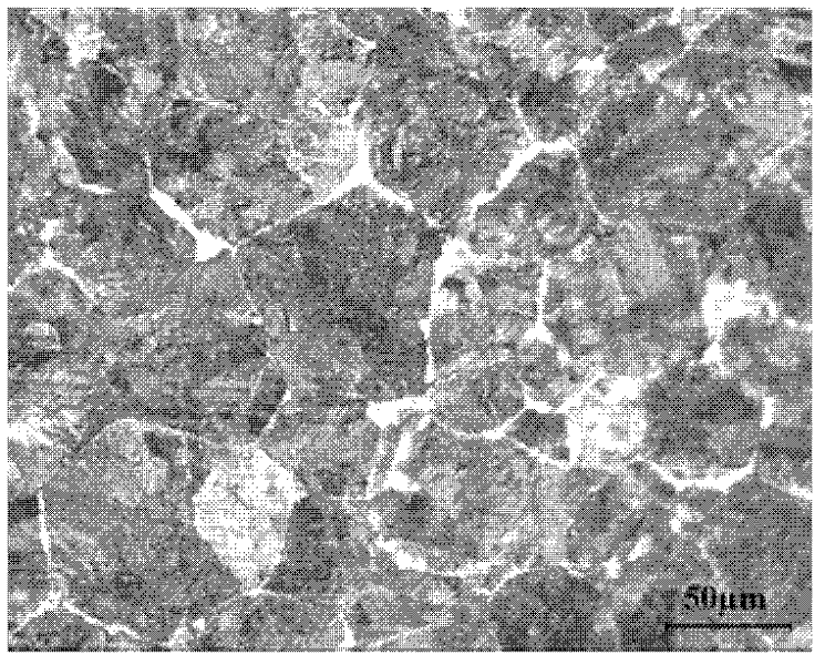 Low-alloy steel used for oil well pipe with carbon dioxide corrosion resistance and manufacturing method thereof