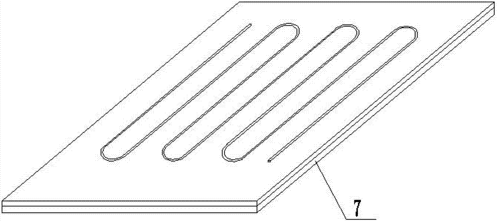 Container with bottom auxiliary heating device and auxiliary heating method