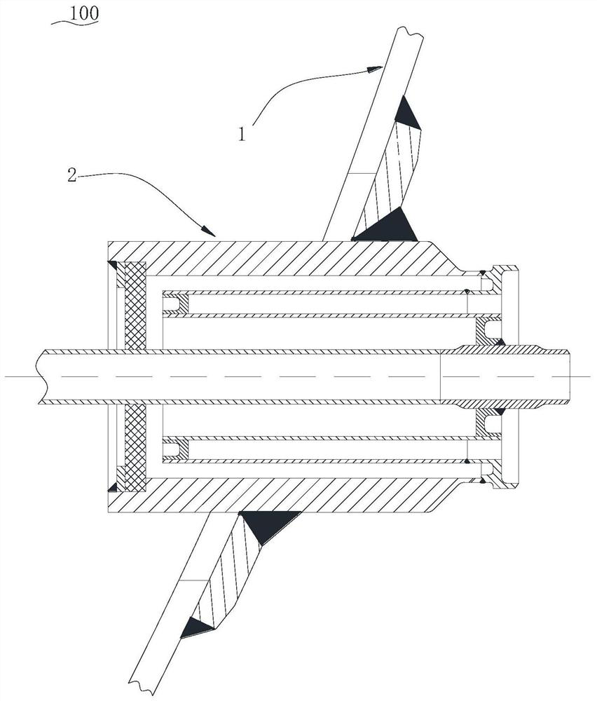 Low-temperature container and pipeline thereof