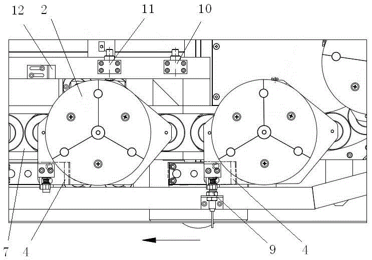 Machine tool loading and unloading silo