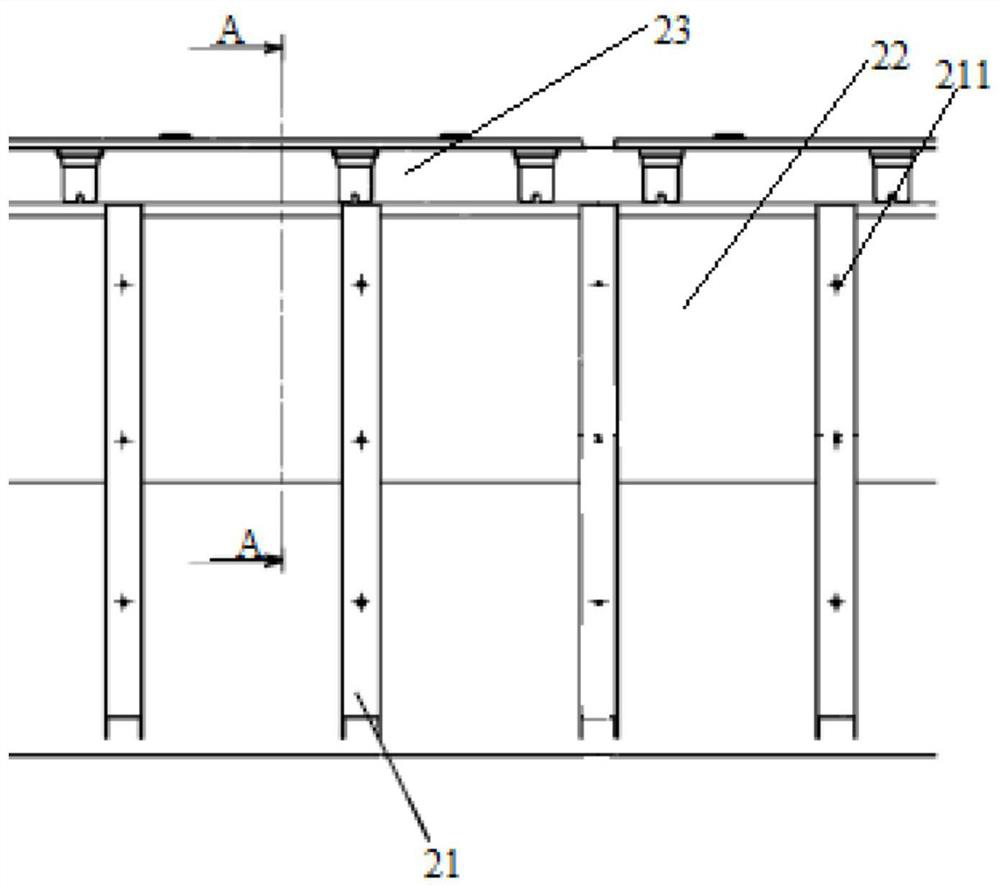 Chassis side wall structure and locomotive body